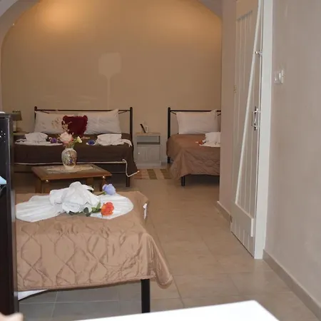 Mantilaria Apartment Fira (Santorini)