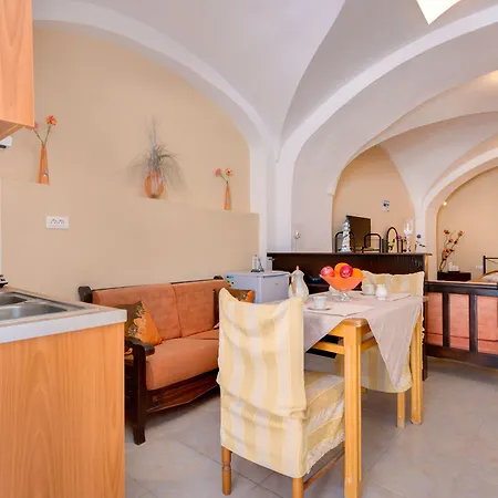 Mantilaria Apartment *
