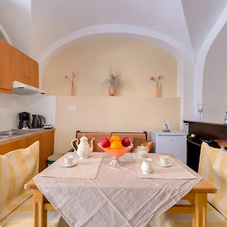 Mantilaria Apartment